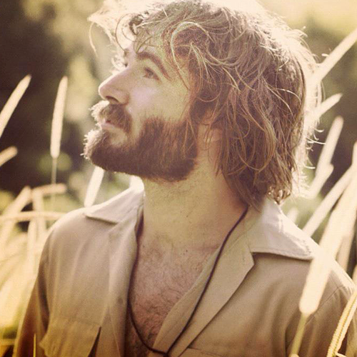 fans angus stone