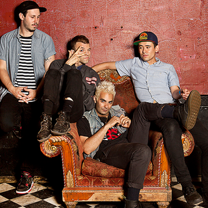 poster the so so glos